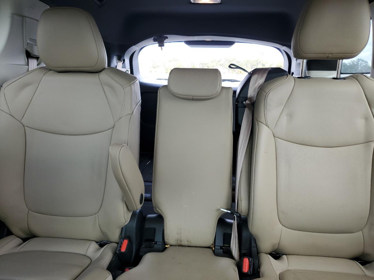 2021 Toyota Sienna - Image 10