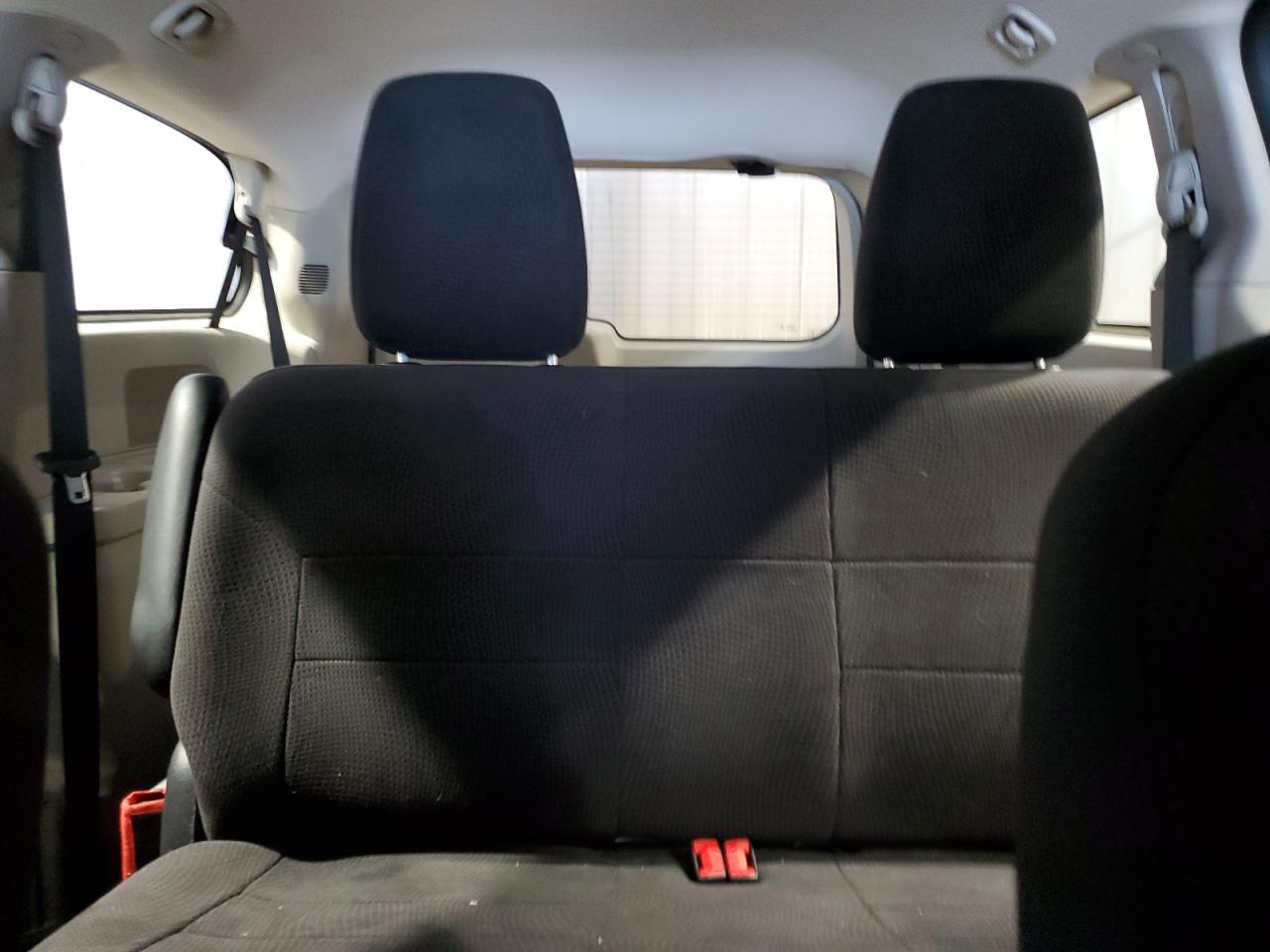 2014 Dodge Caravan - Image 10