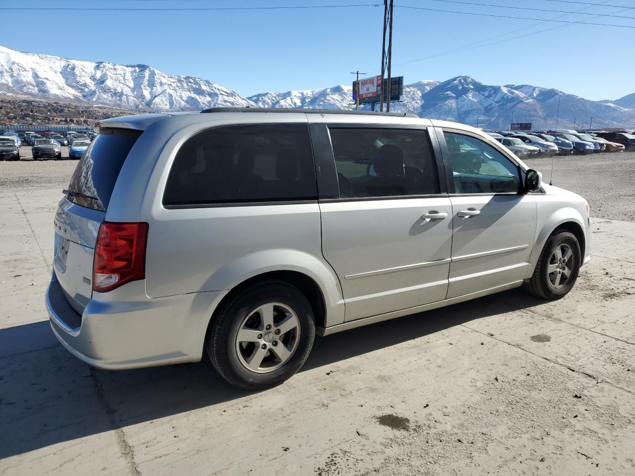 2012 Dodge Caravan - Image 3