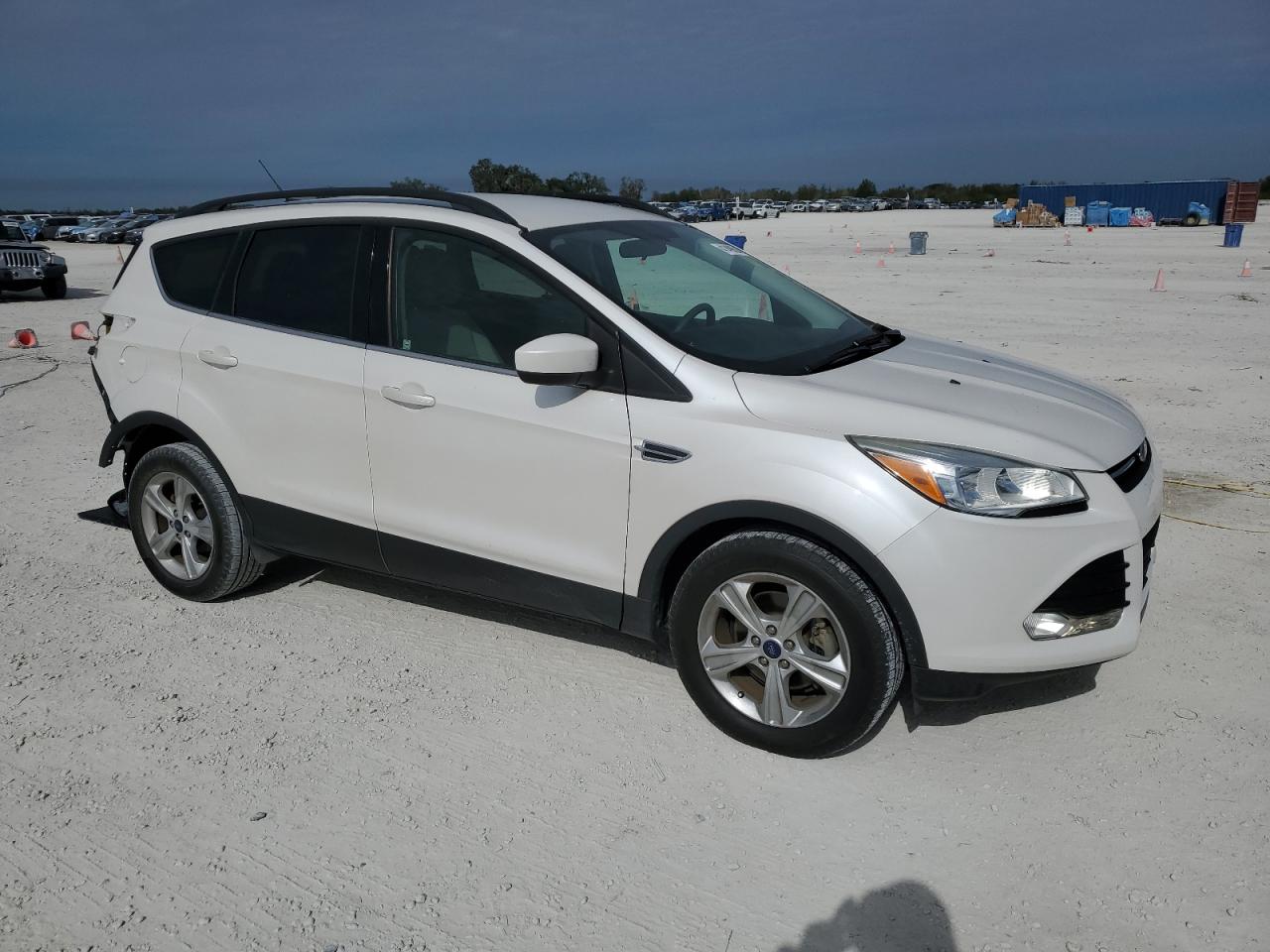 VIN 1FMCU0GX6EUD91915 2014 FORD ESCAPE no.4