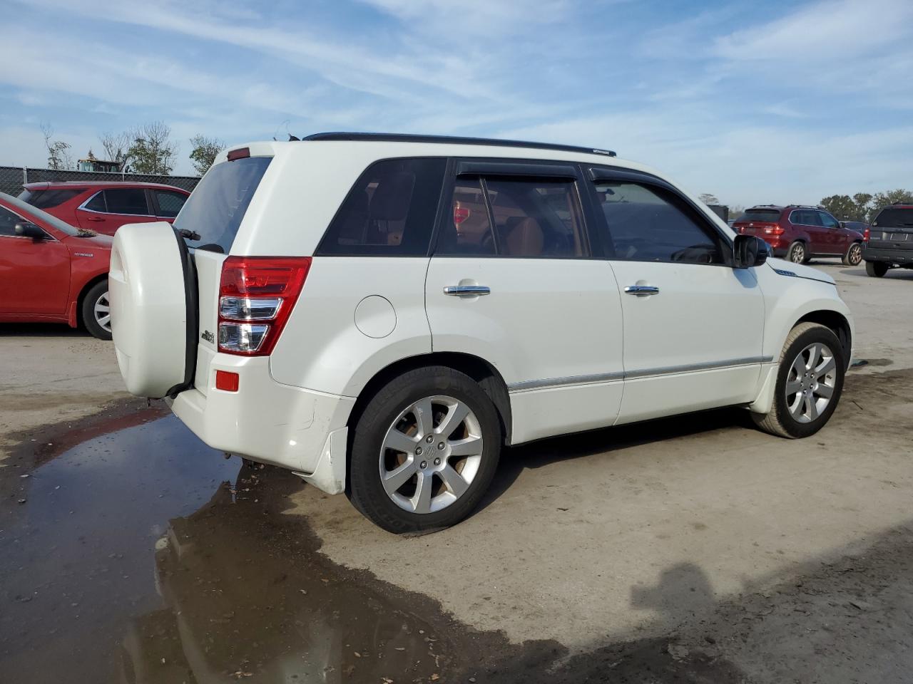 2011 Suzuki Grand Vitara - Image 3