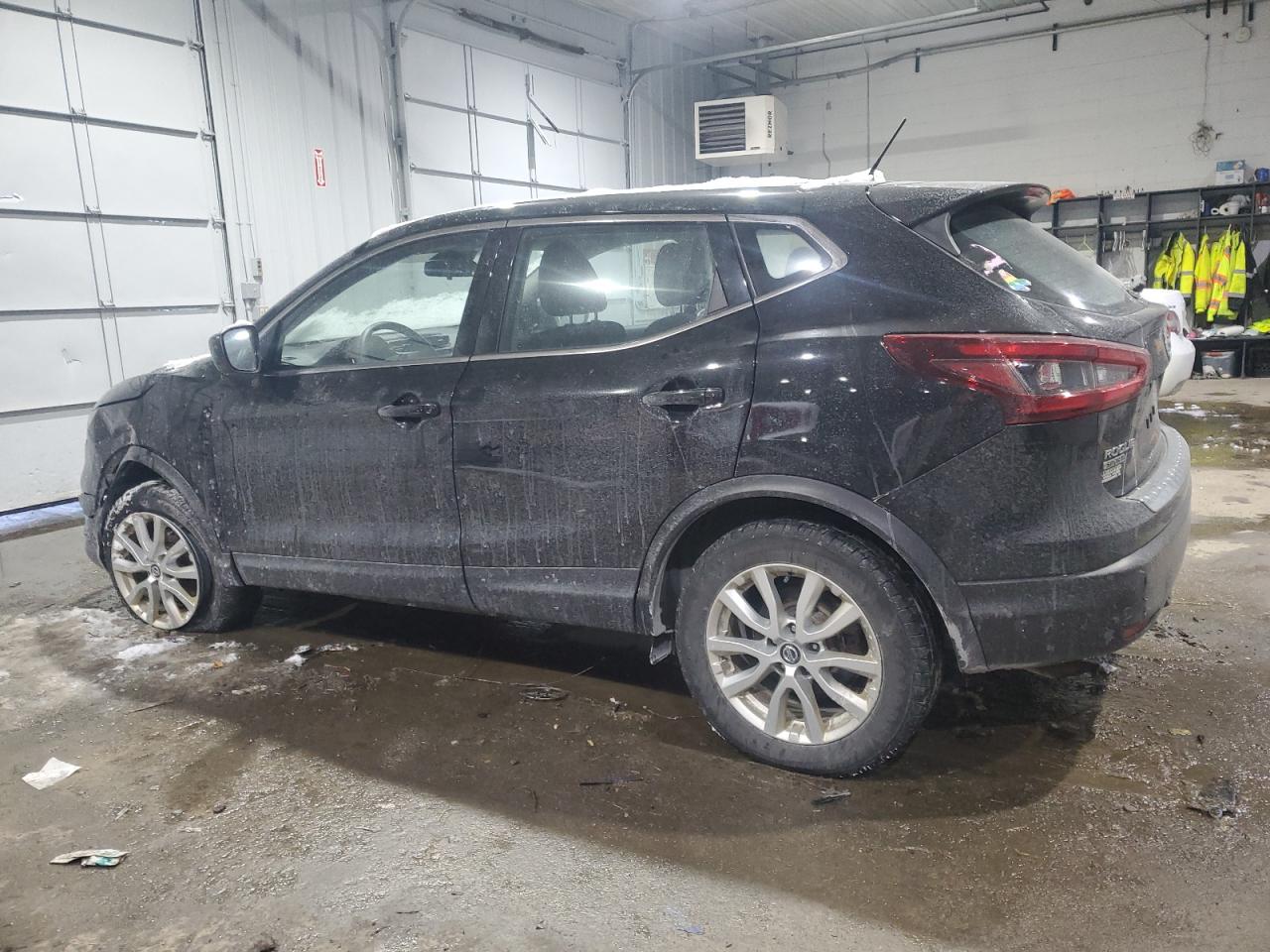 2020 Nissan Rogue - Image 2