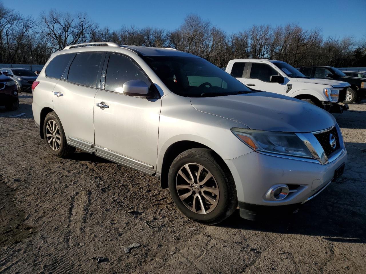 2016 Nissan Pathfinder - Image 4