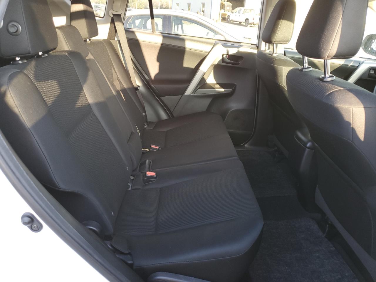 2018 Toyota RAV 4 - Image 11