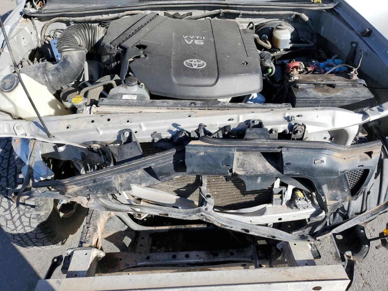 2005 Toyota Tacoma - Image 12