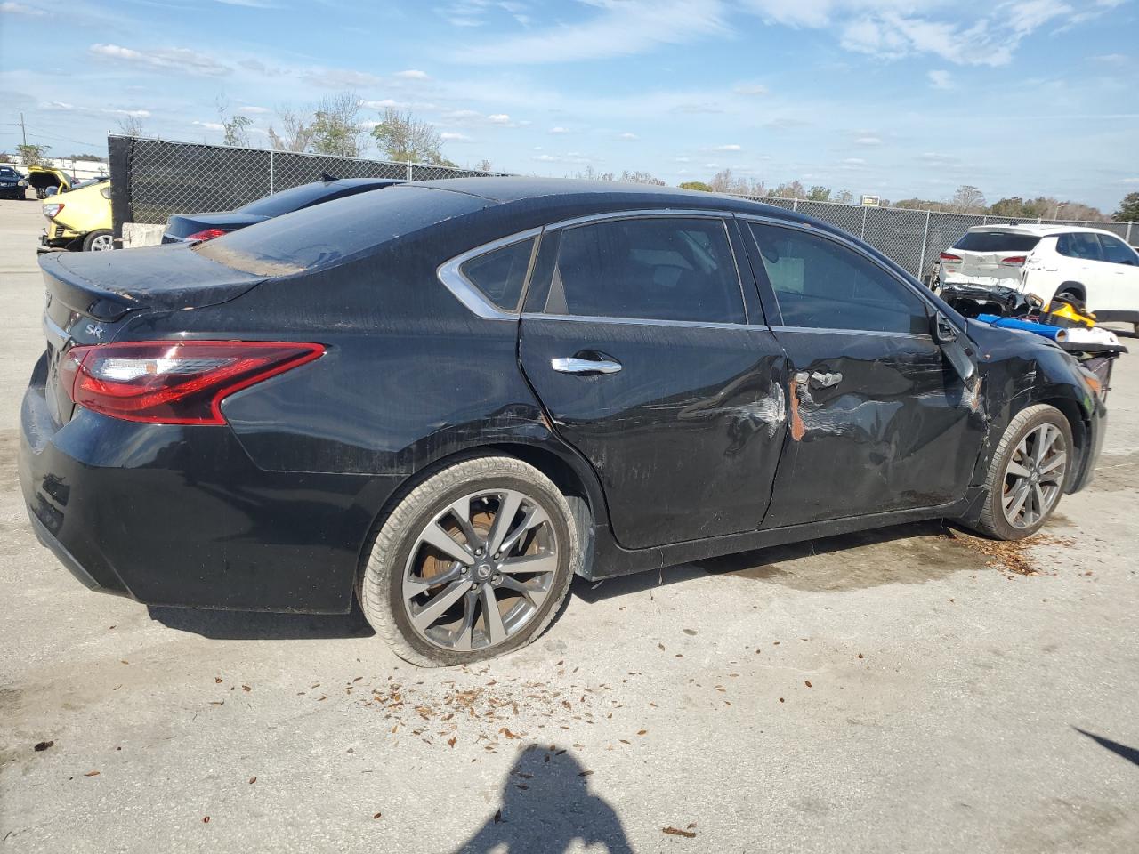 2017 Nissan Altima - Image 3