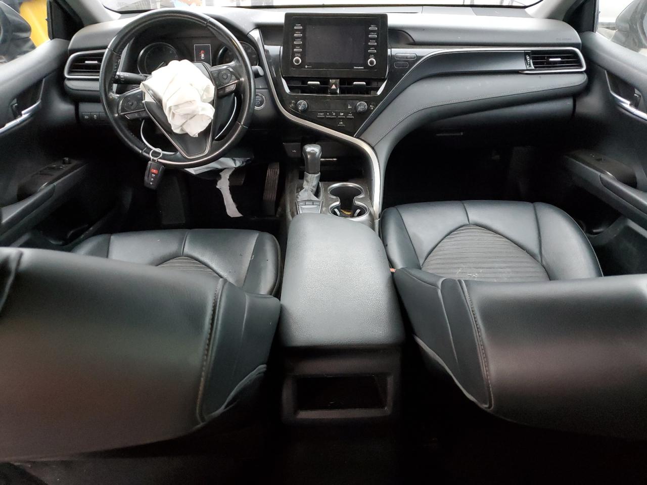 2022 Toyota Camry - Image 8