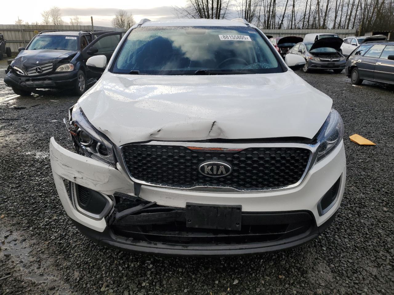 VIN 5XYPGDA39HG332132 2017 KIA SORENTO no.5