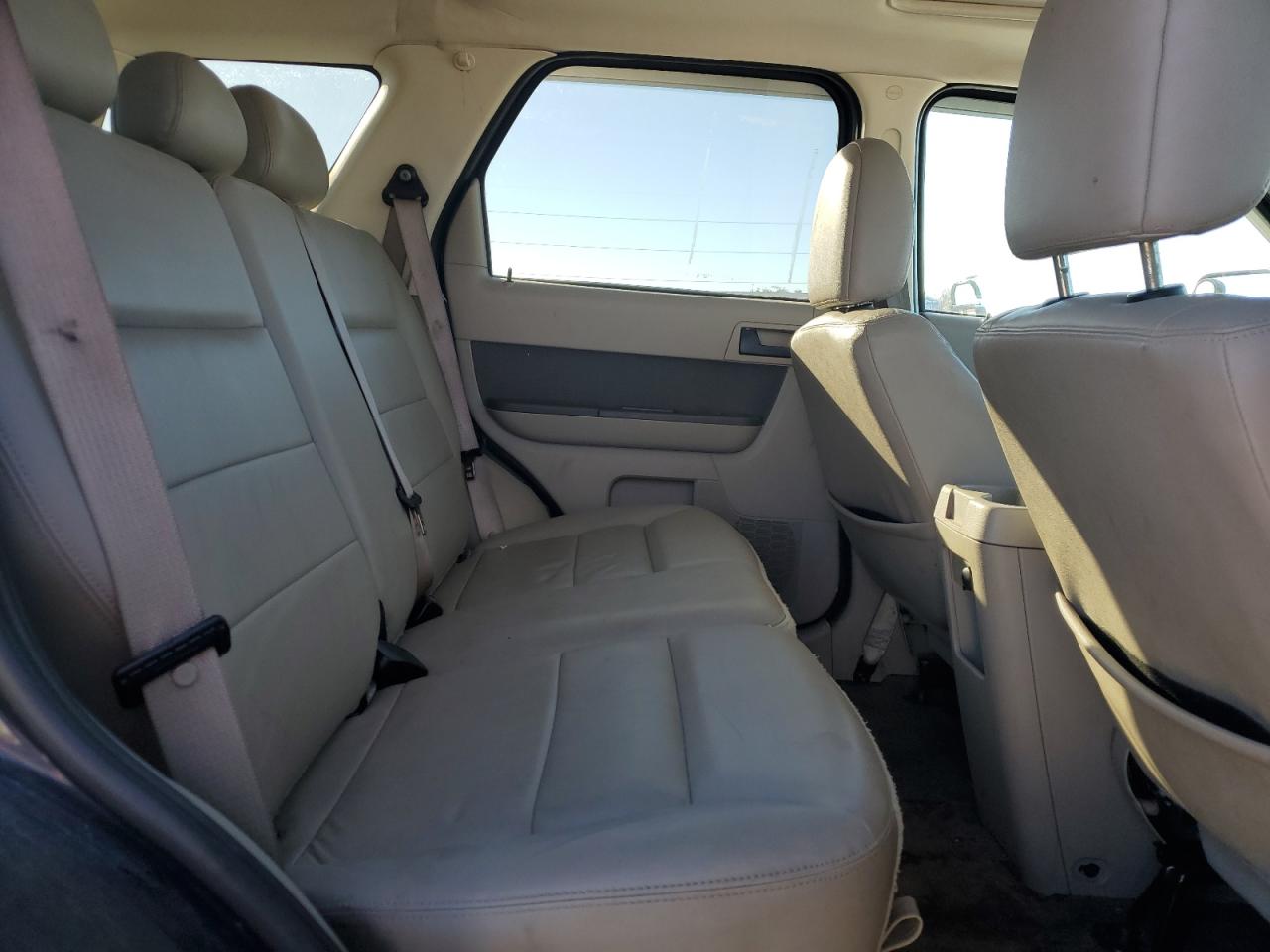 2009 Ford Escape - Image 11
