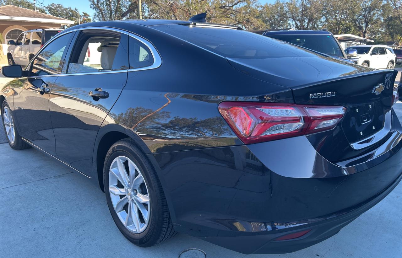 2022 Chevrolet Malibu - Image 3