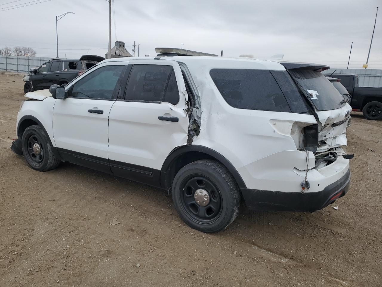 2016 Ford Explorer - Image 2