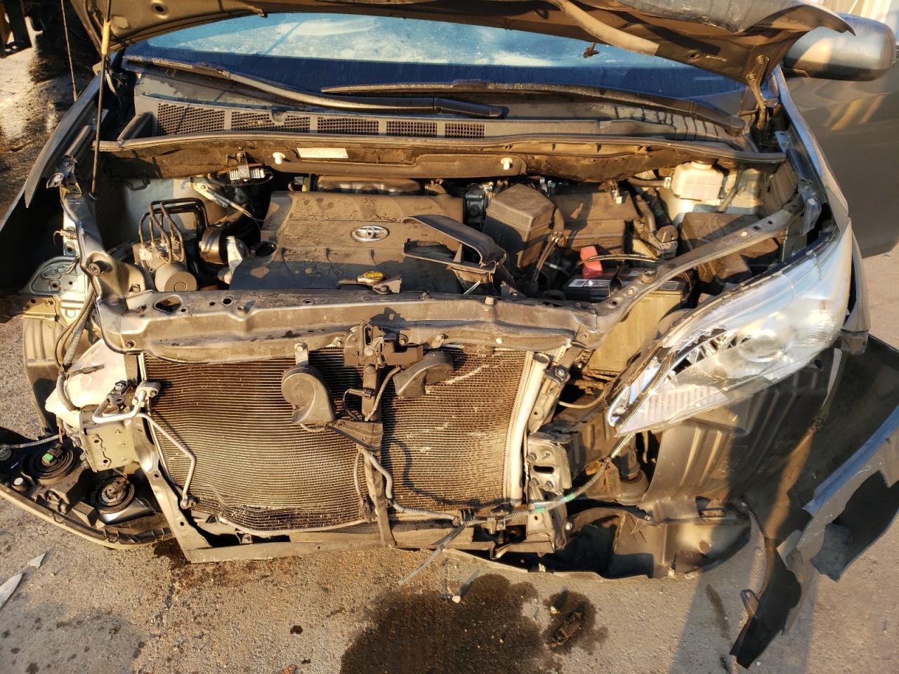 2011 Toyota Sienna - Image 13