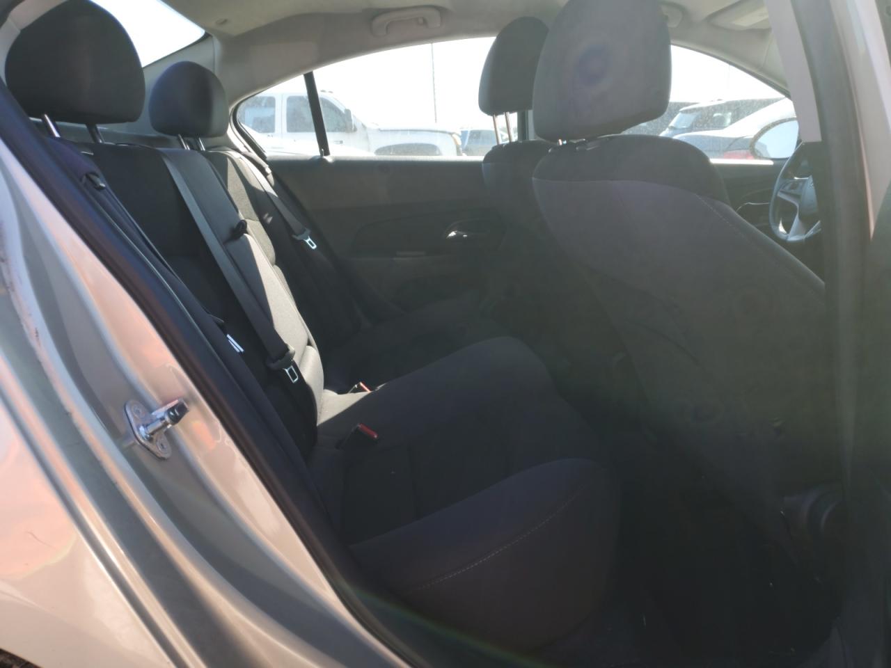 2013 Chevrolet Cruze - Image 10