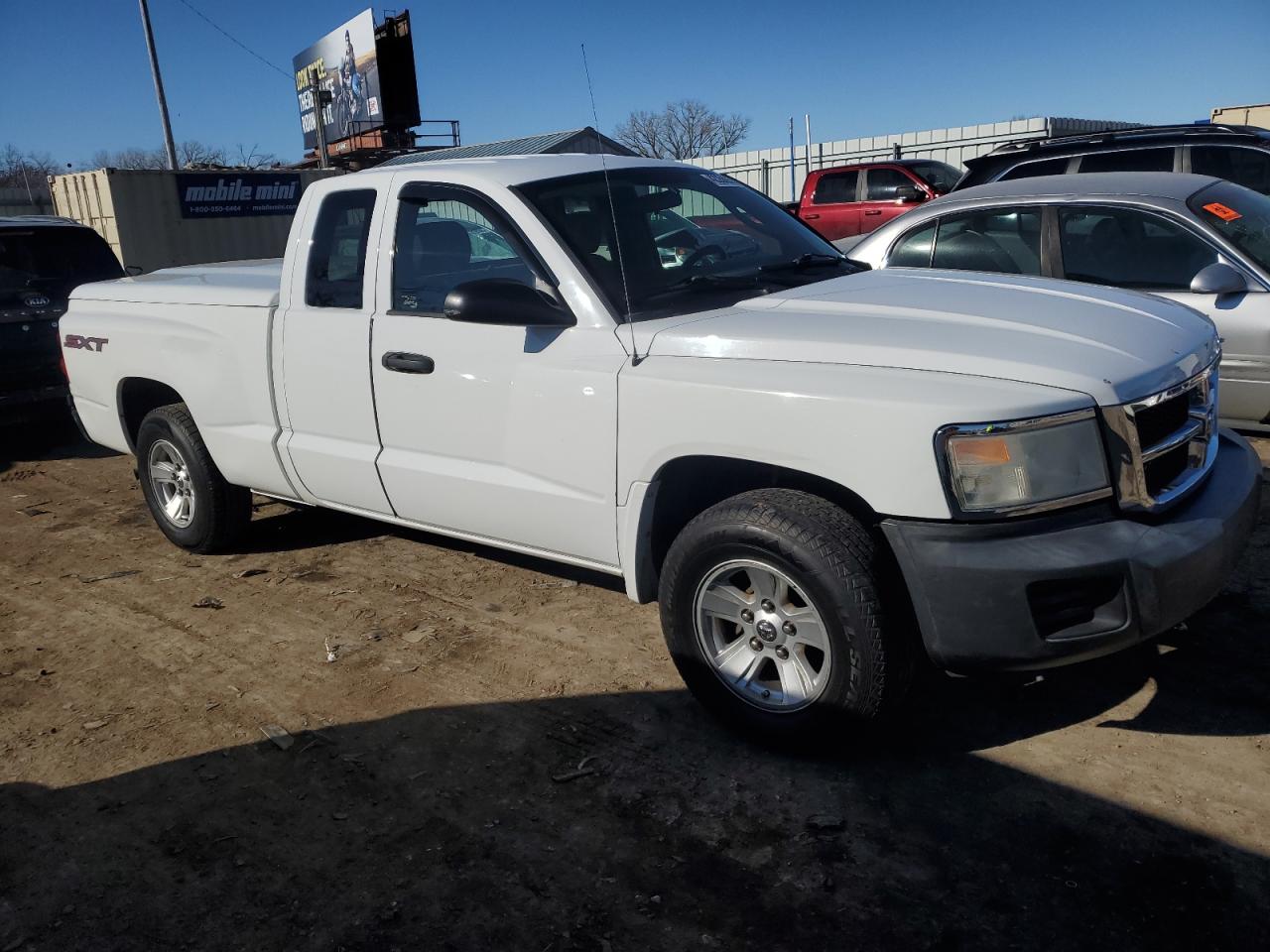 2008 Dodge Dakota - Image 4