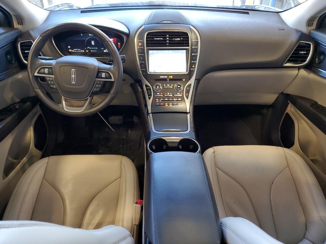 2020 Lincoln Nautilus - Image 8