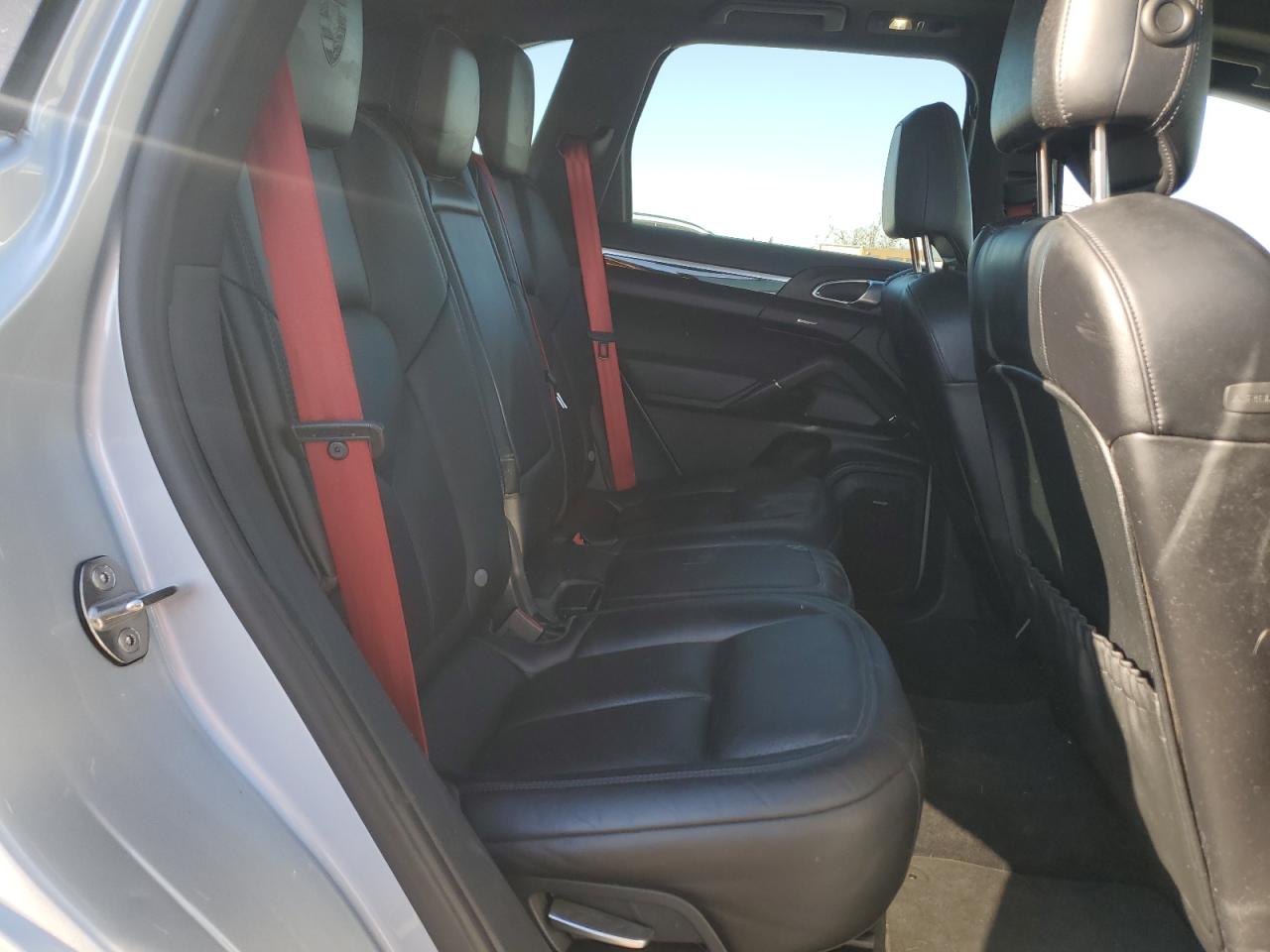 2018 Porsche Cayenne - Image 11