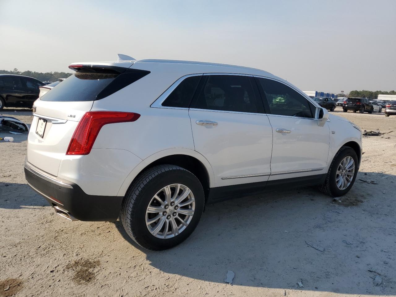 2018 Cadillac XT5 - Image 3