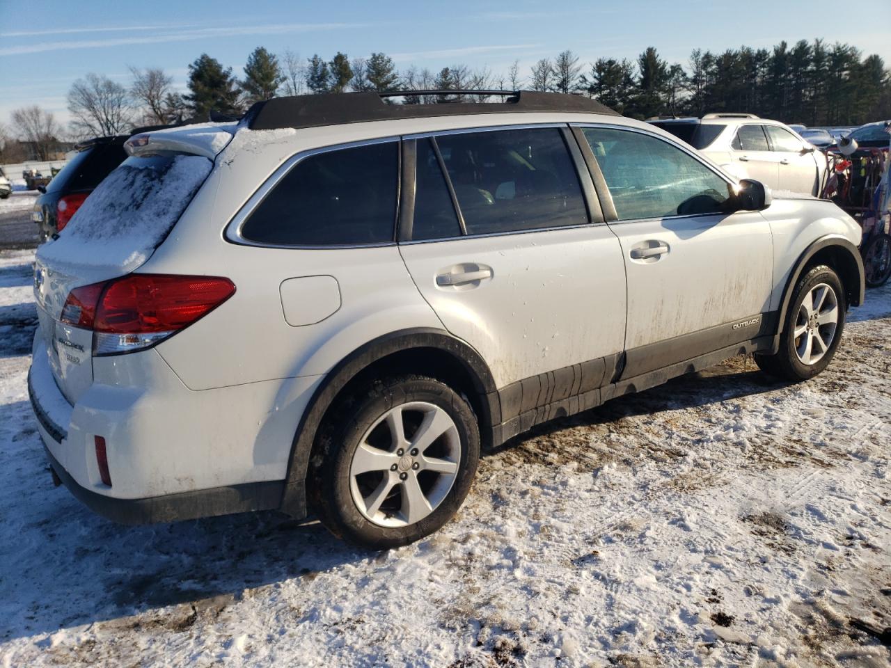 2014 Subaru Outback - Image 3