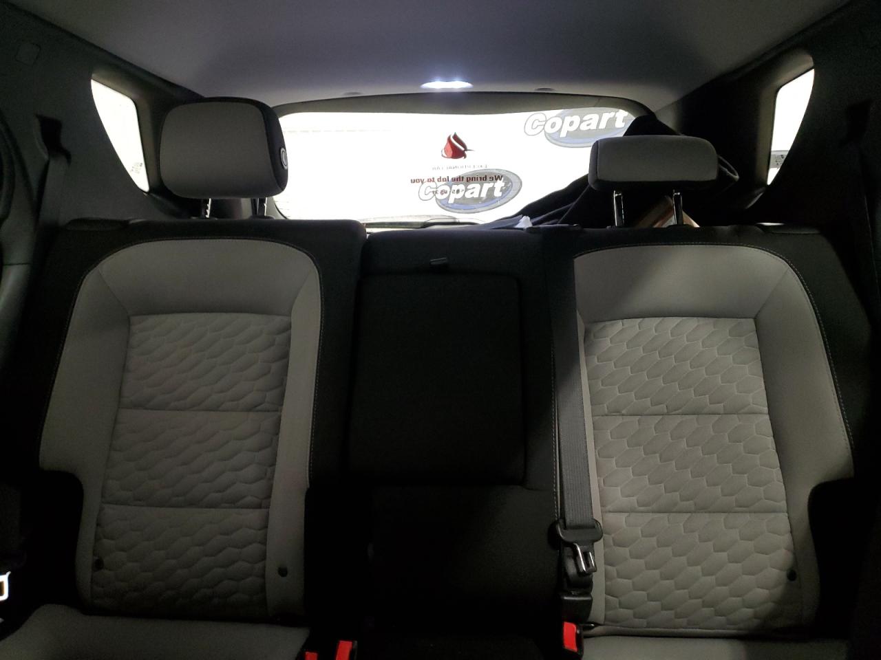2020 Chevrolet Equinox - Image 10