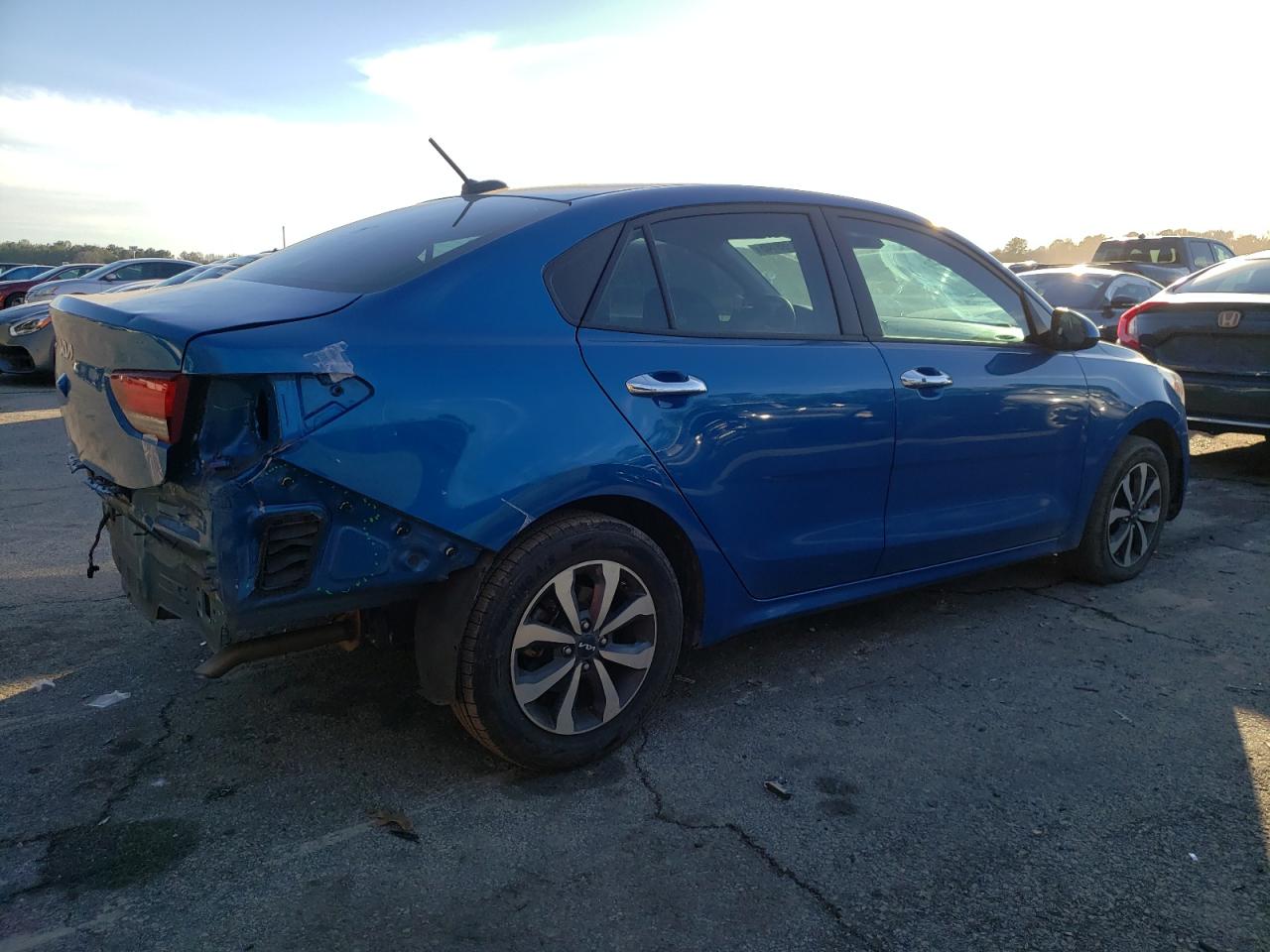 2022 Kia Rio - Image 3
