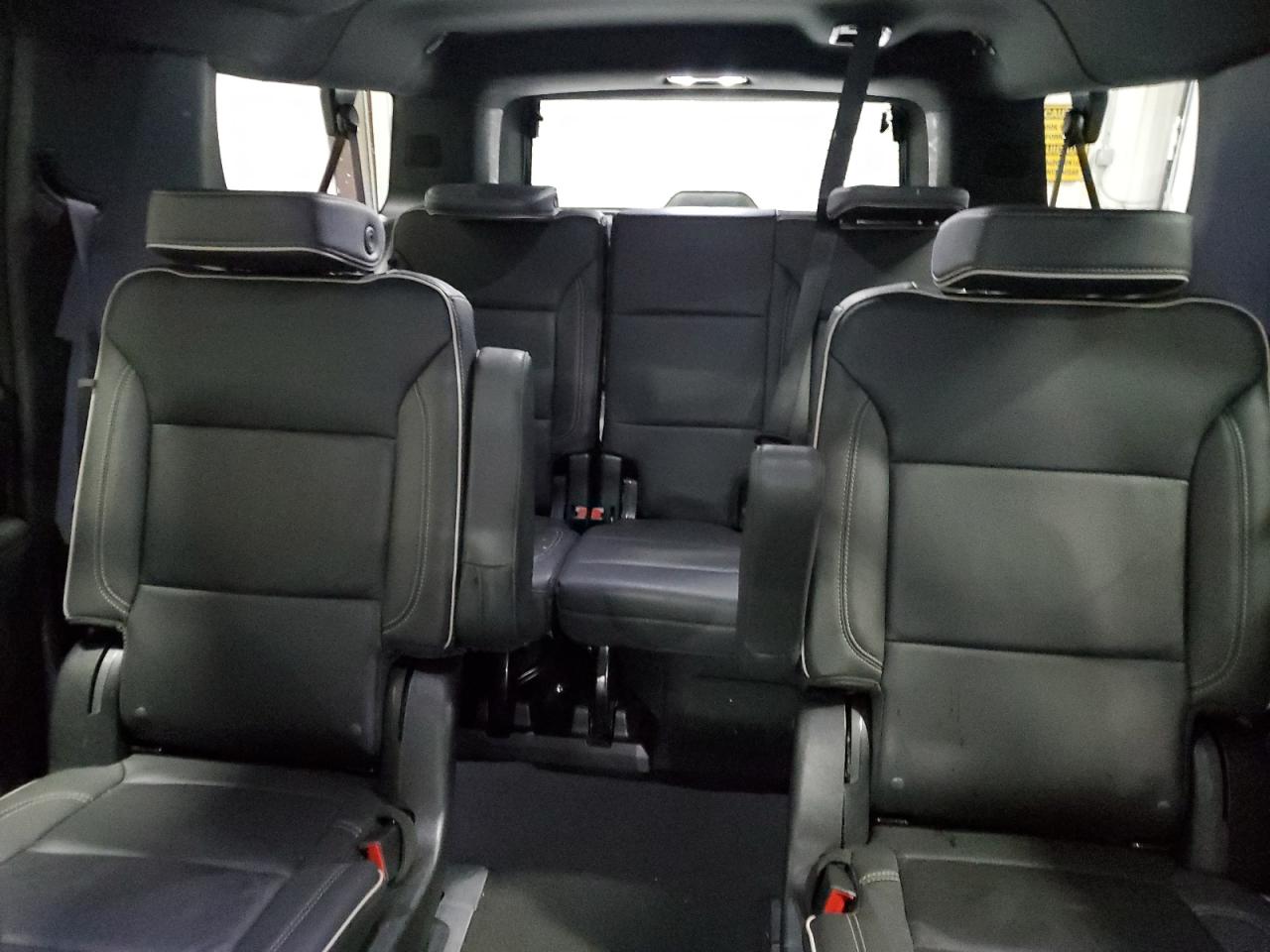2023 Chevrolet Suburban - Image 10