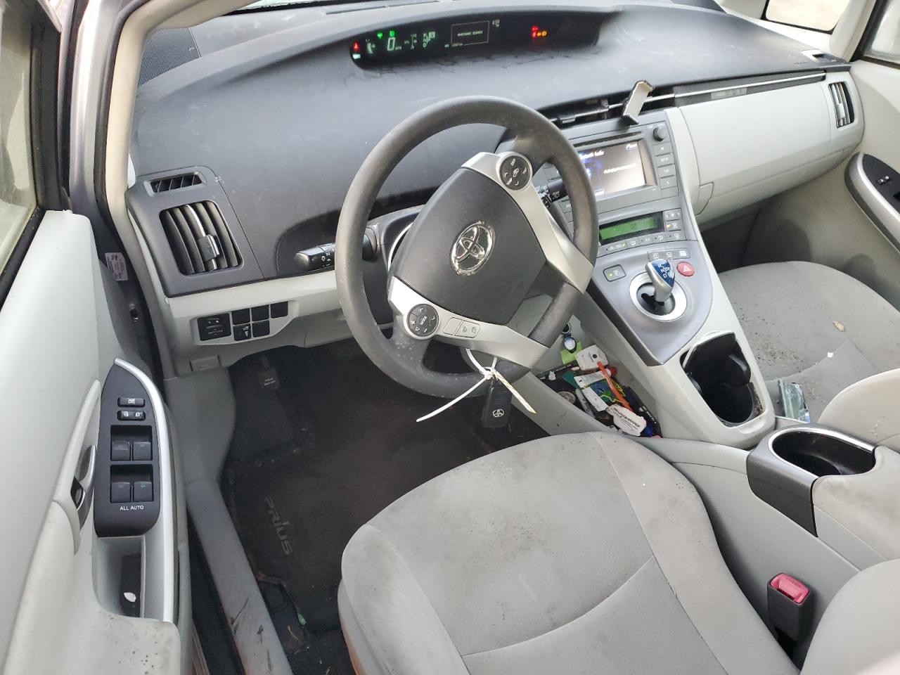 2013 Toyota Prius - Image 8
