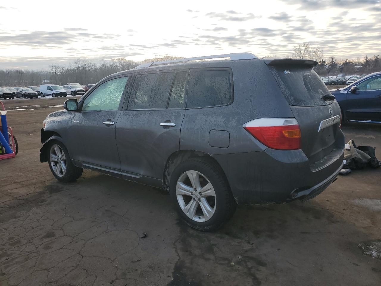 2010 Toyota Highlander - Image 2