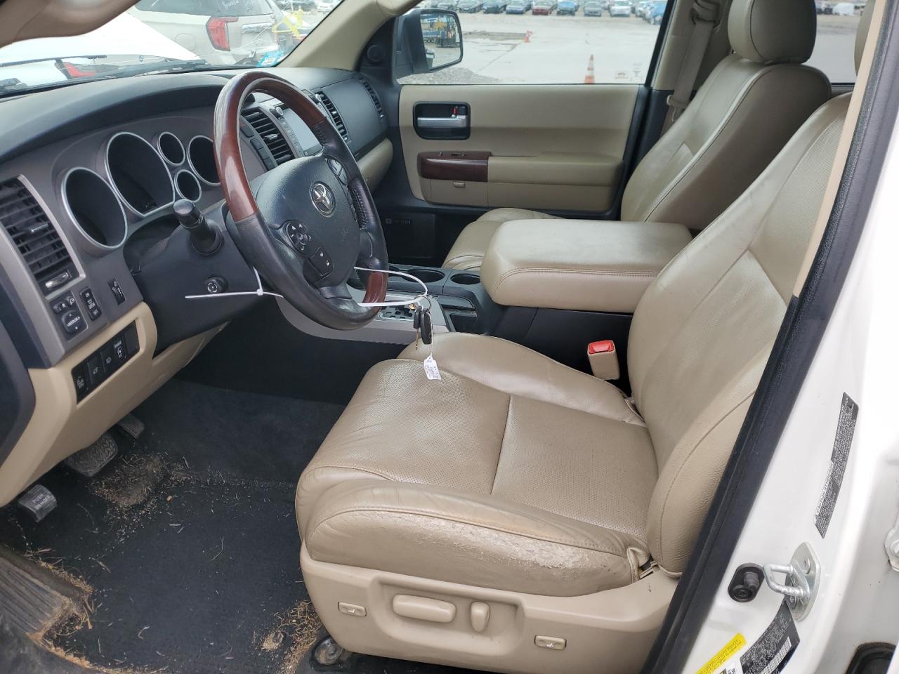 2013 Toyota Sequoia - Image 7