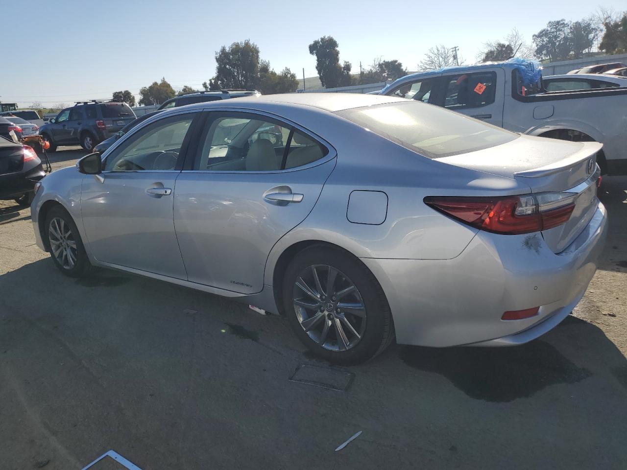 2016 Lexus ES - Image 2