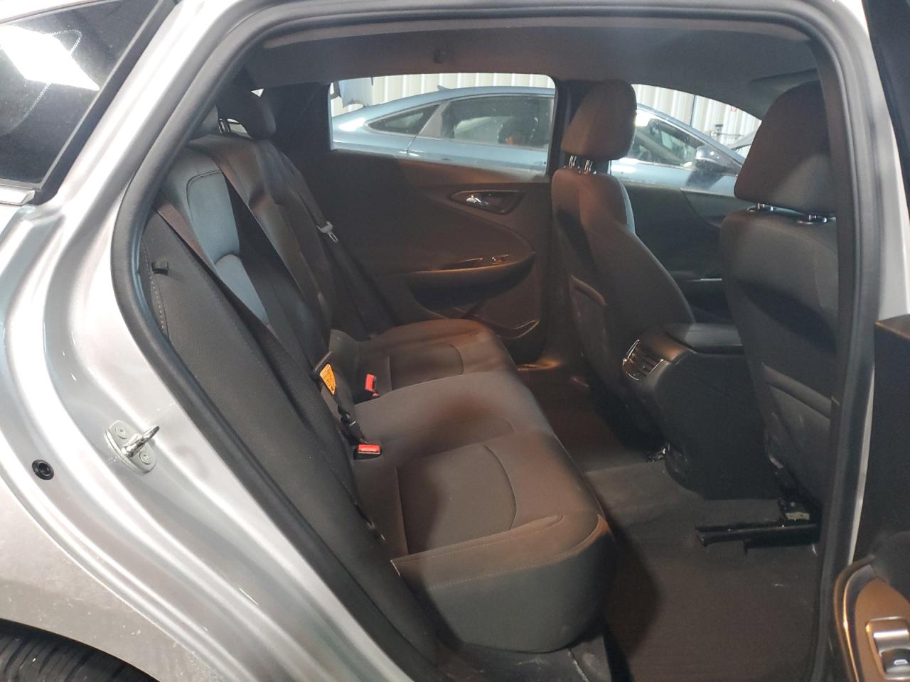 2016 Chevrolet Malibu - Image 10