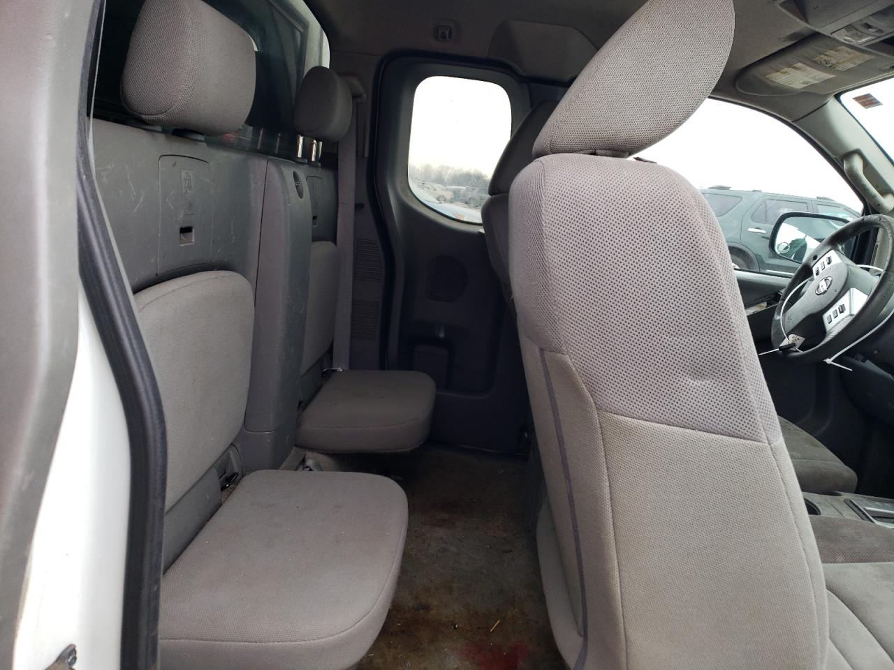 2015 Nissan Navara (Frontier) - Image 10
