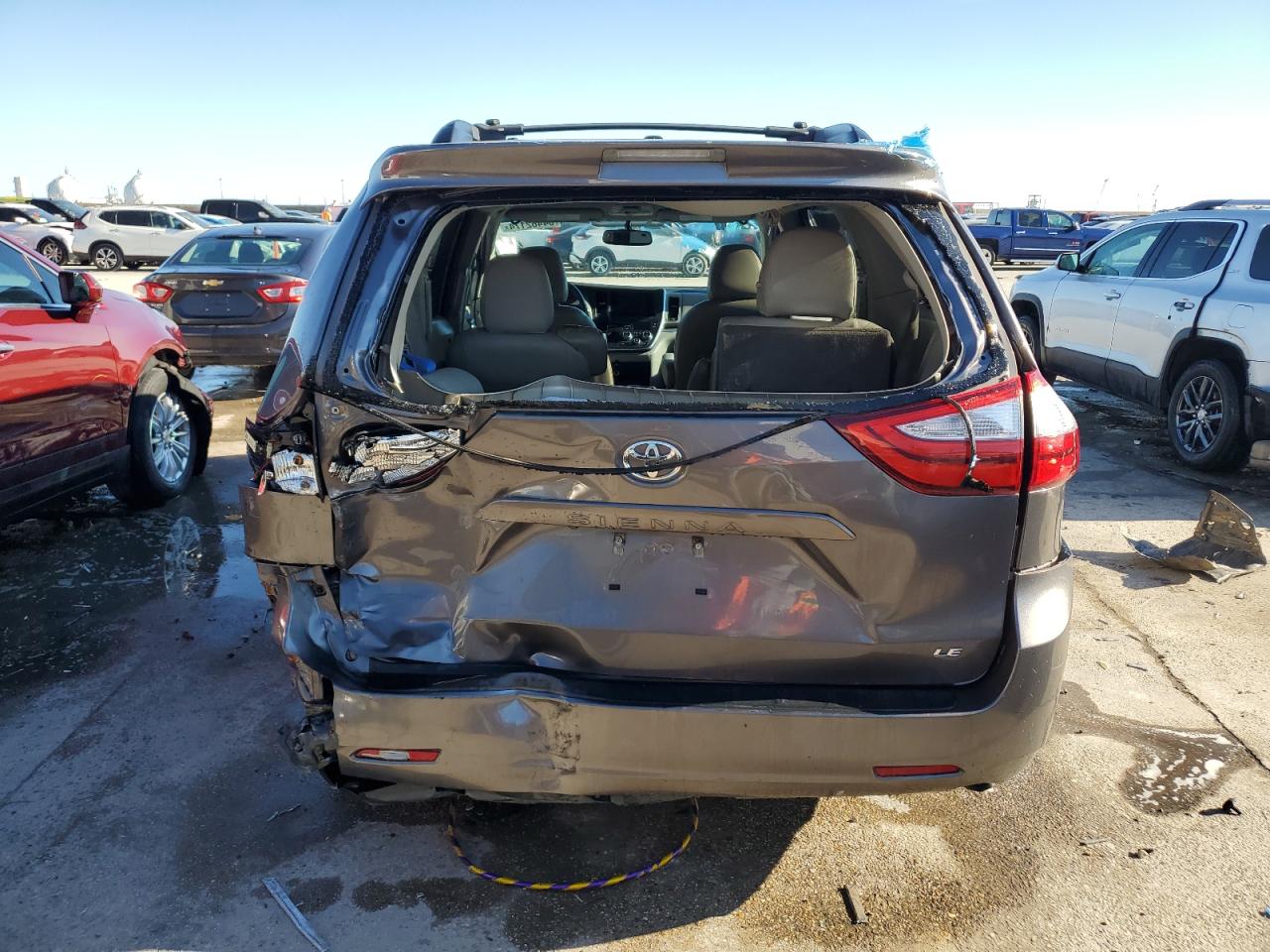 2015 Toyota Sienna - Image 6
