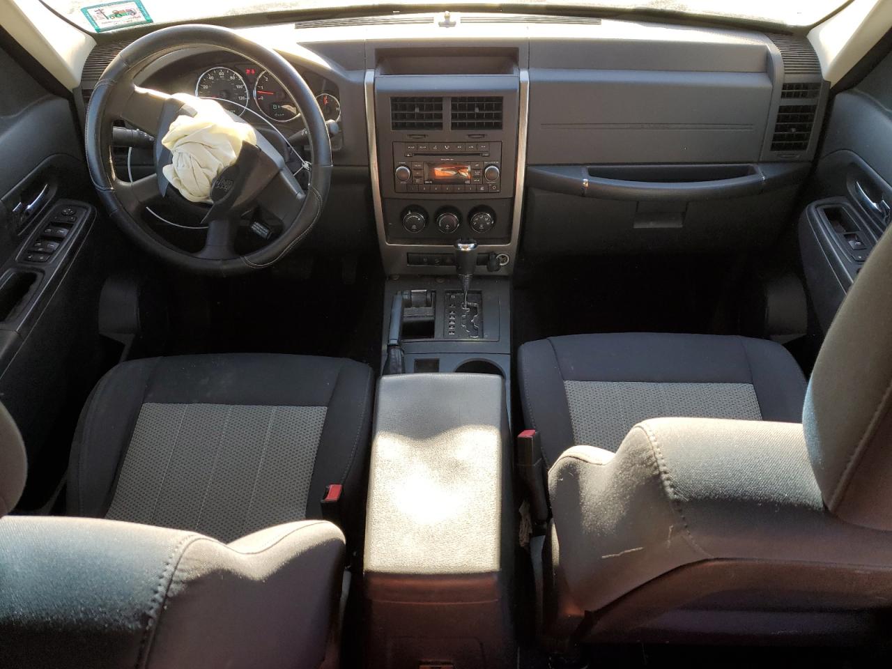 2009 Jeep Liberty (North America) - Image 8
