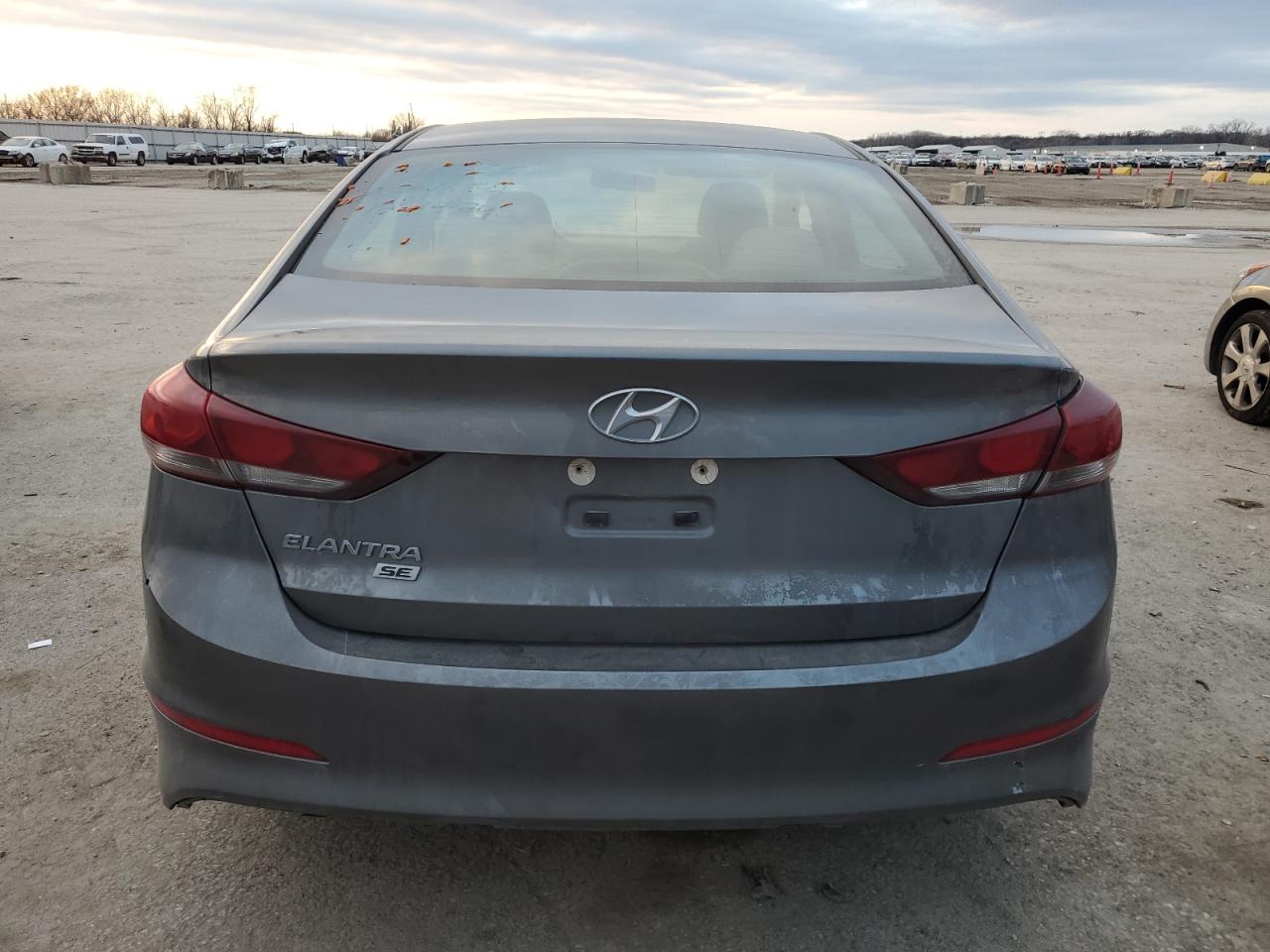 2018 Hyundai Elantra - Image 6