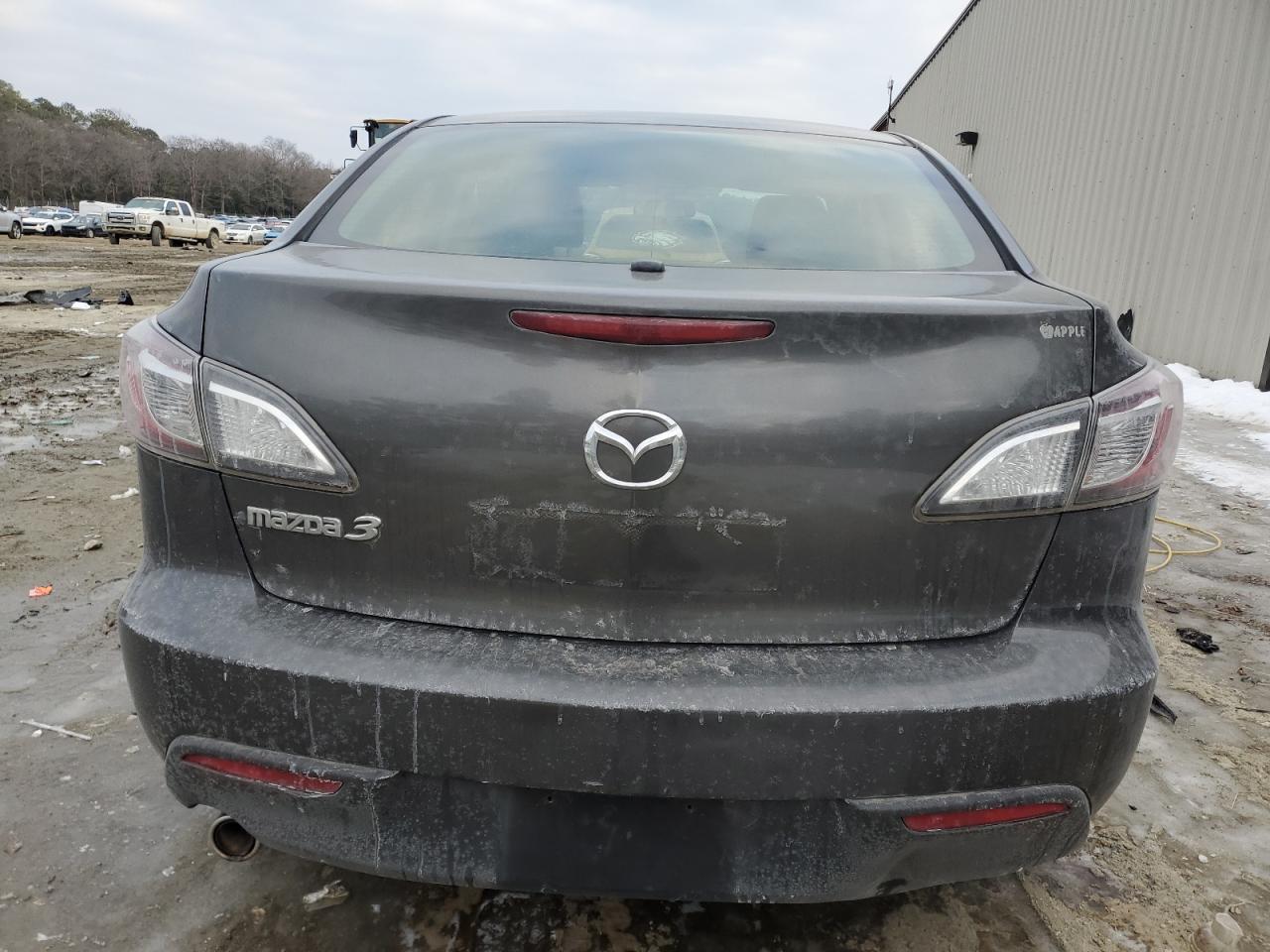 2011 Mazda 3 - Image 6