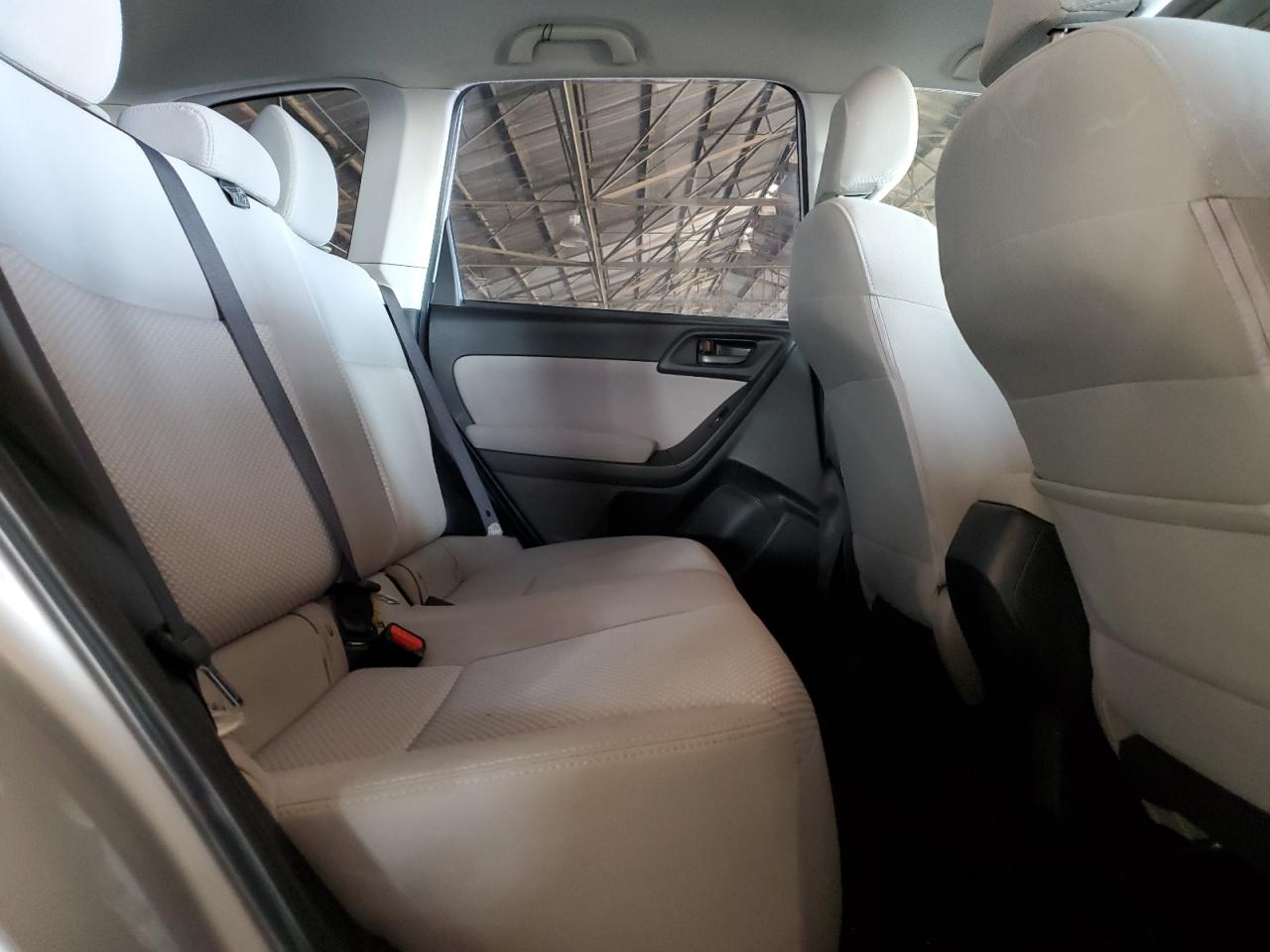 2015 Subaru Forester - Image 10