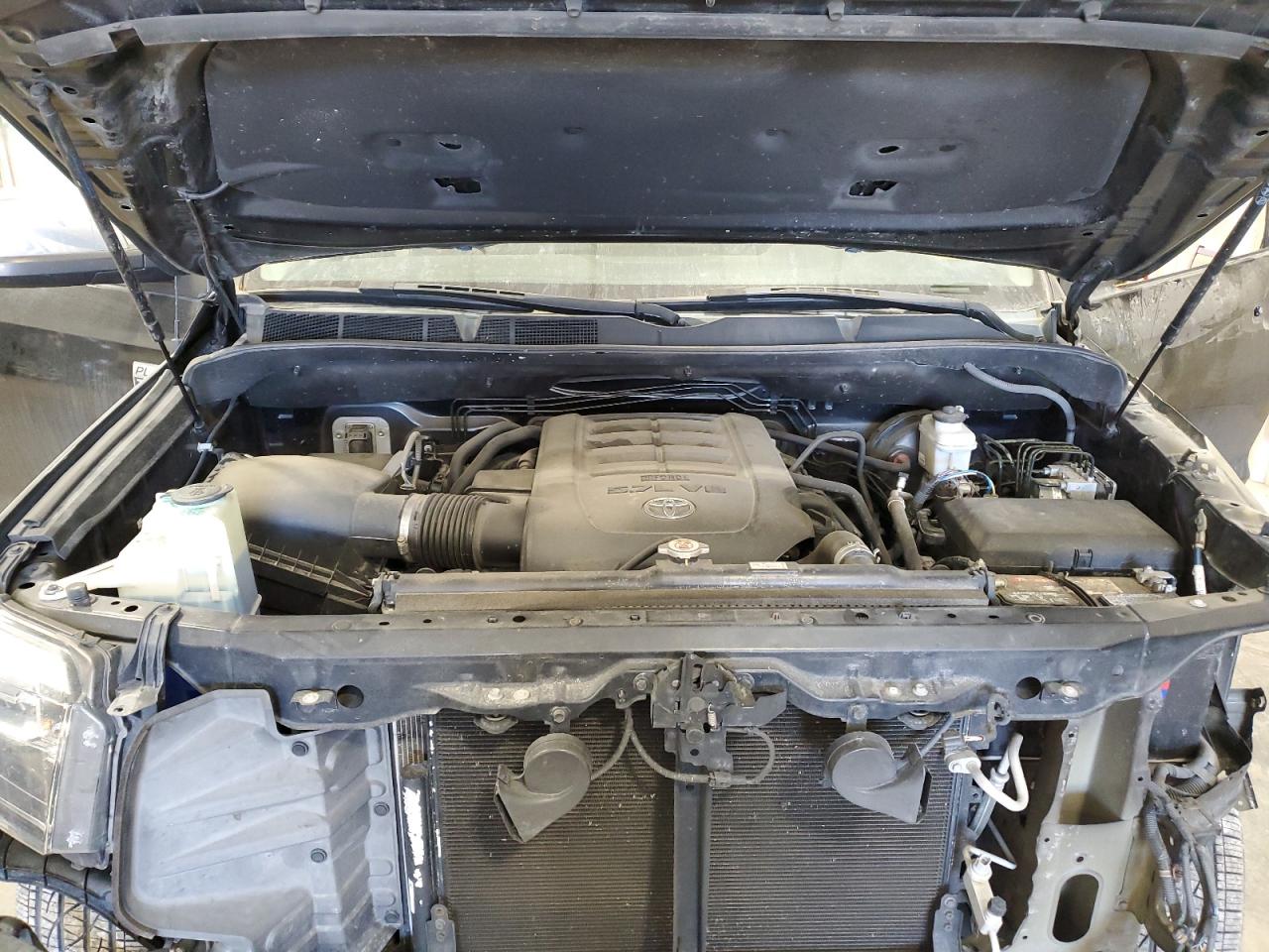 2019 Toyota Tundra - Image 11
