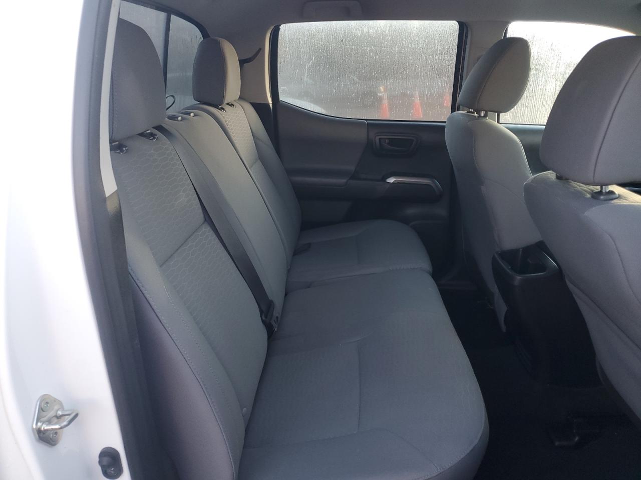 2018 Toyota Tacoma - Image 10