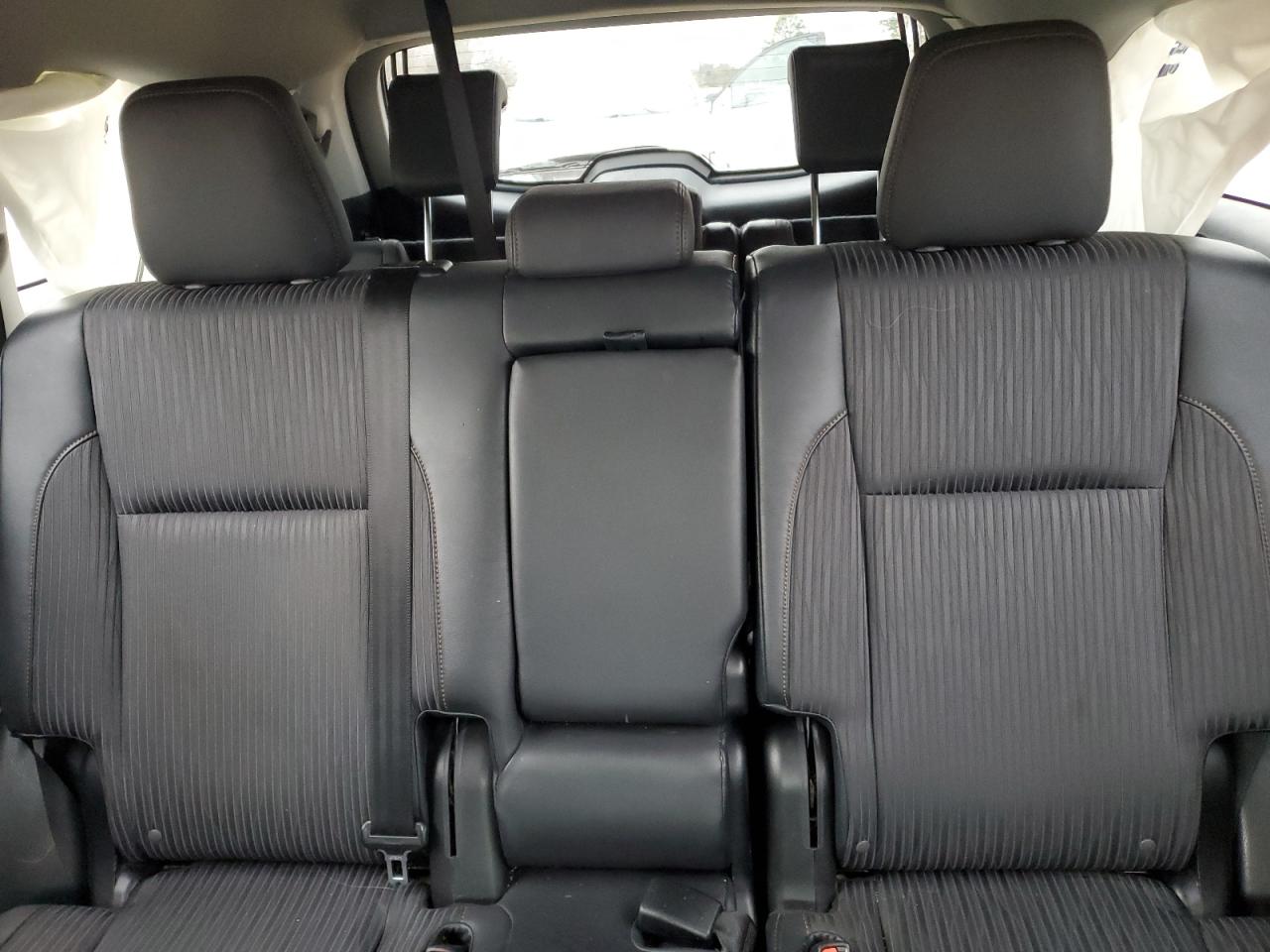 2014 Toyota Highlander - Image 10