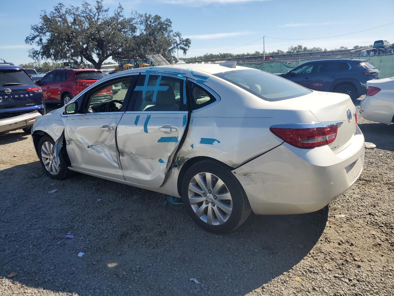 VIN 1G4PP5SK5F4185049 2015 BUICK VERANO no.2