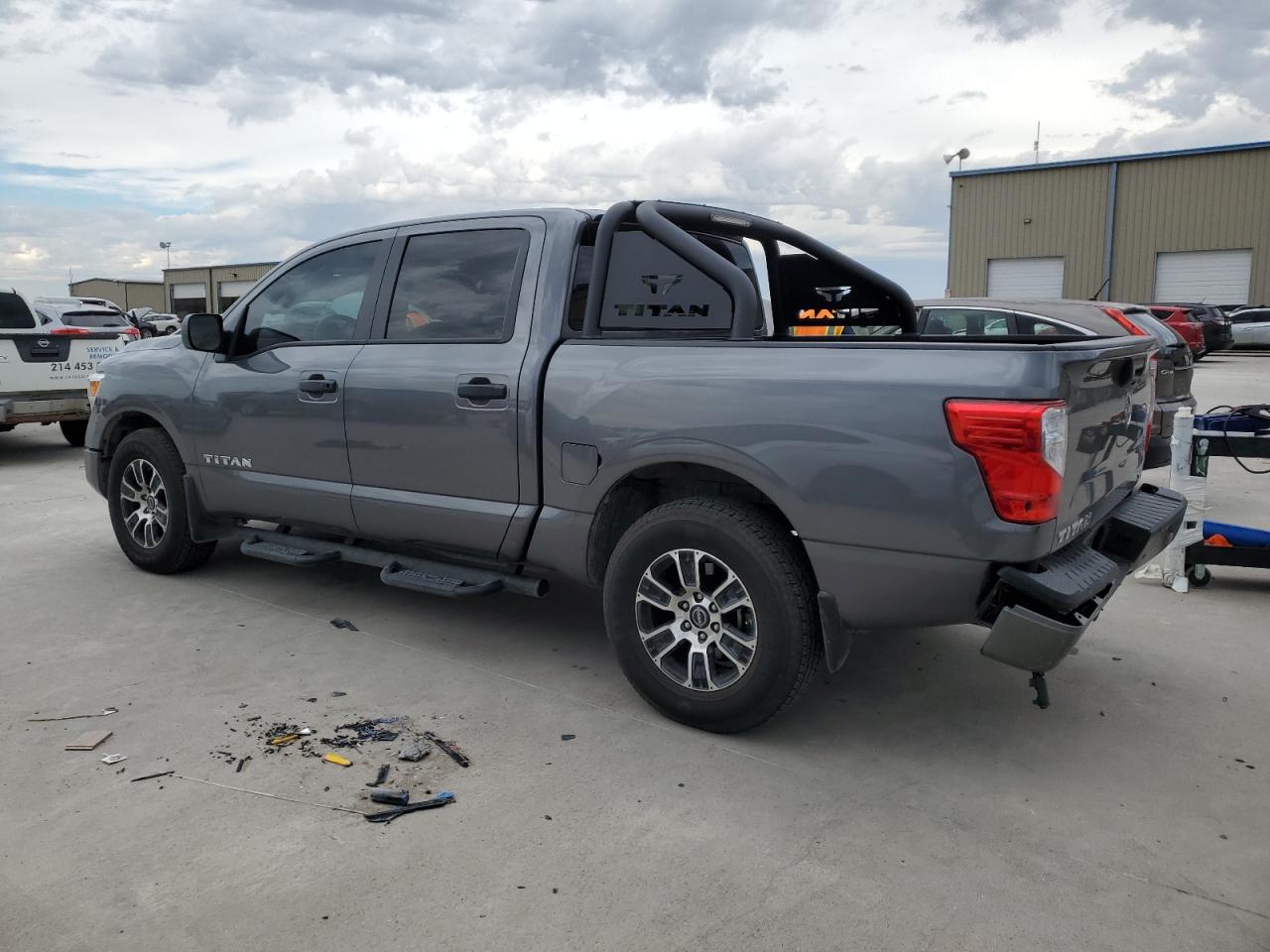 2024 Nissan Titan - Image 2