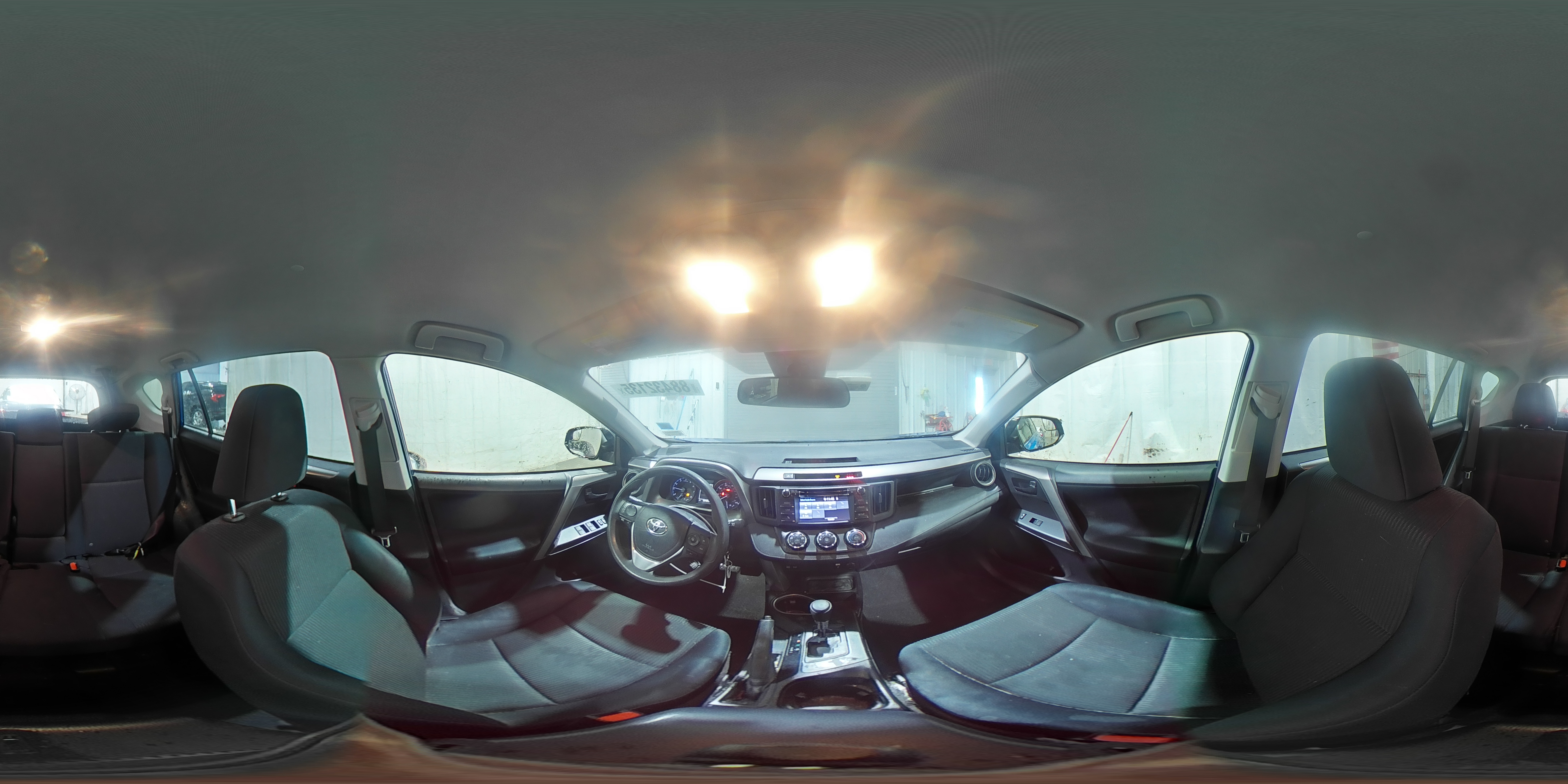 2018 Toyota RAV 4 - Image 15