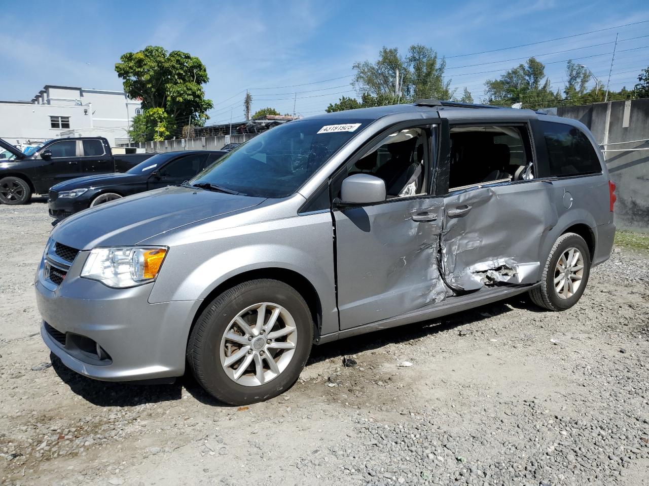 2019 Dodge Caravan - Image 1