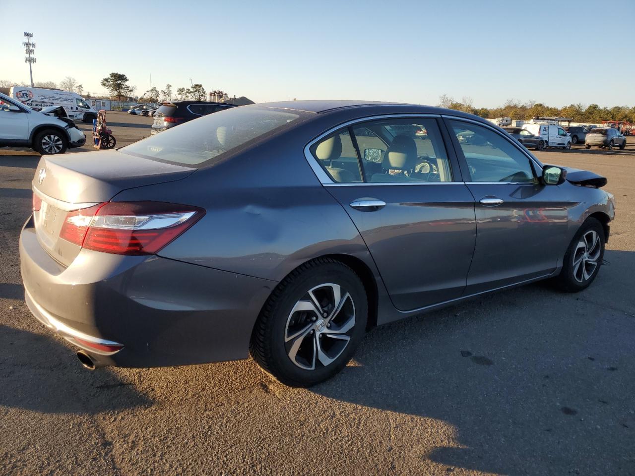 VIN 1HGCR2F37HA071123 2017 HONDA ACCORD no.3