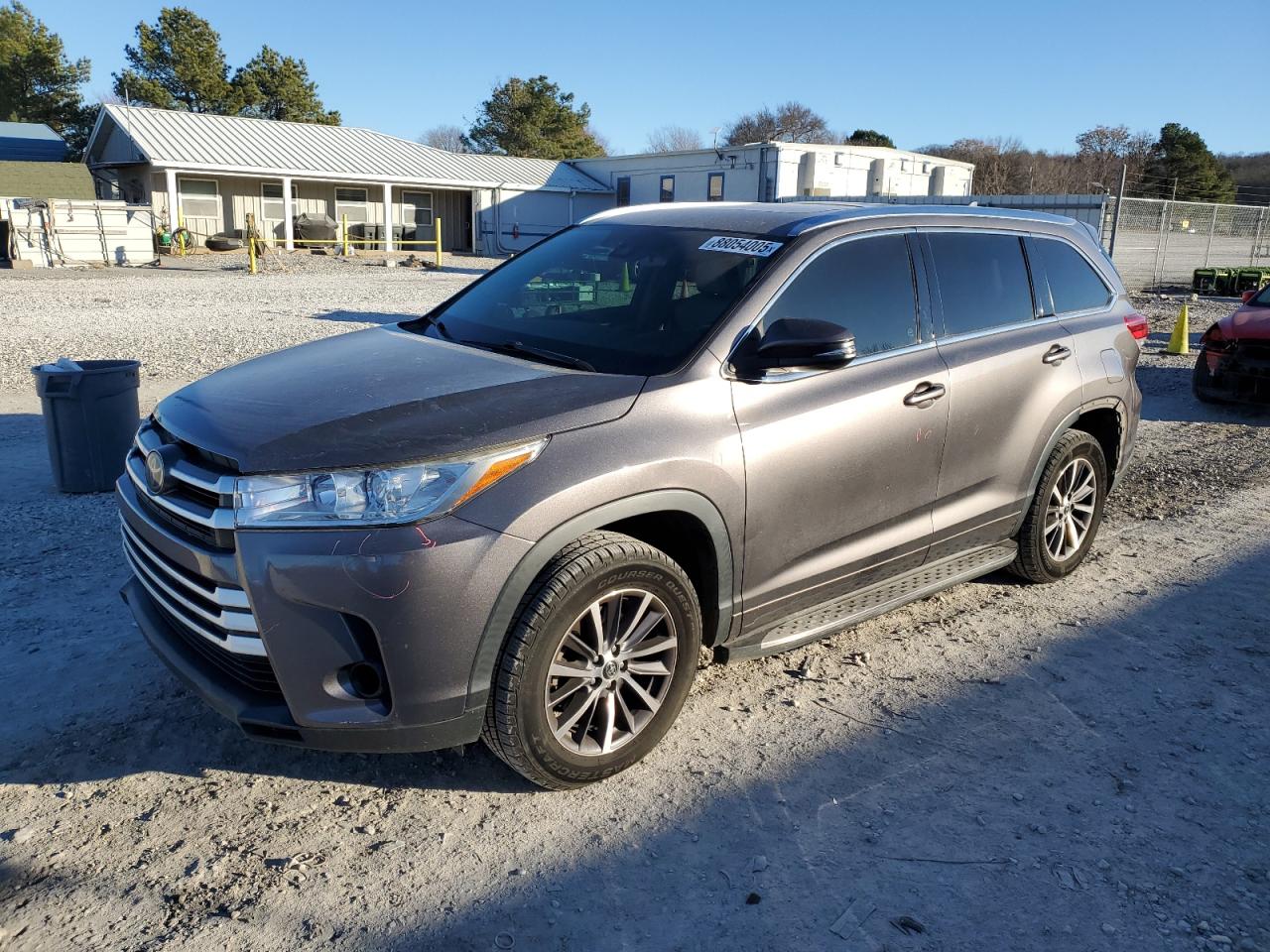 2017 Toyota Highlander - Image 1
