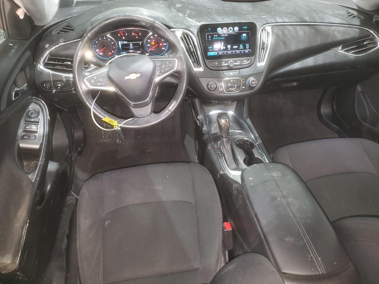 2017 Chevrolet Malibu - Image 8