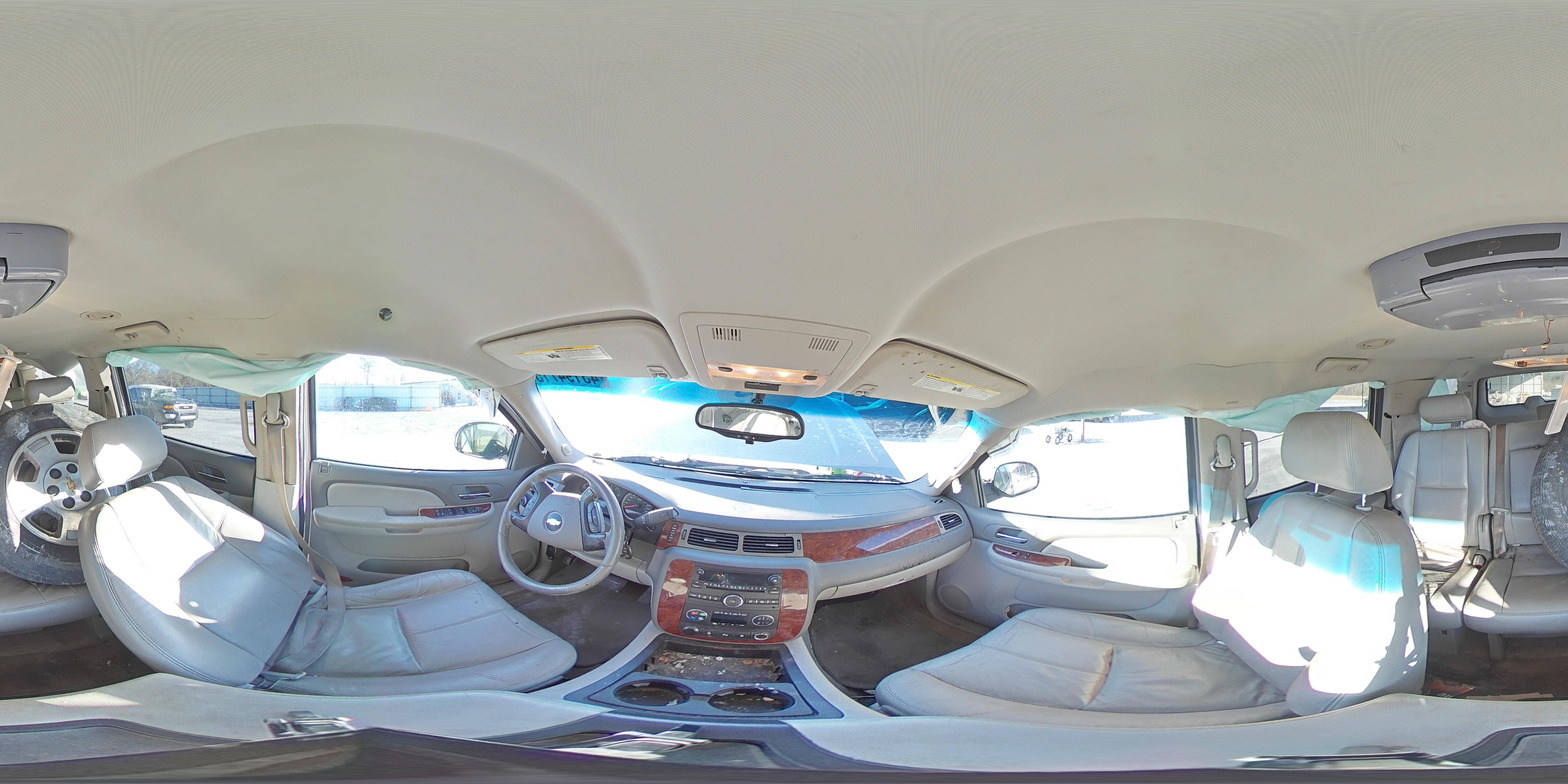 2009 Chevrolet Suburban - Image 14