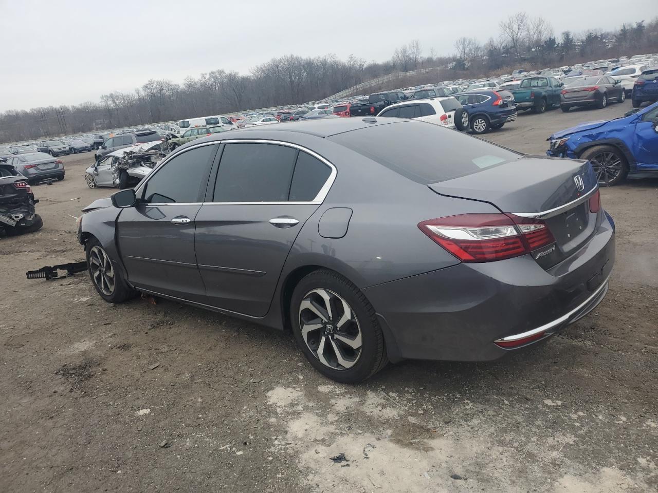 VIN 1HGCR2F85HA074372 2017 HONDA ACCORD no.2