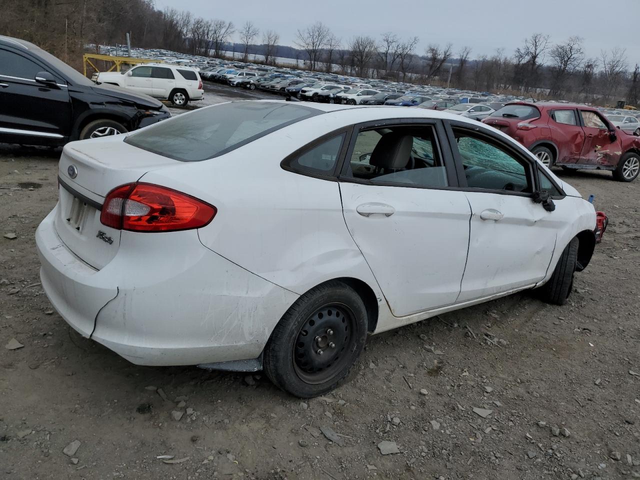 2011 Ford Fiesta - Image 3