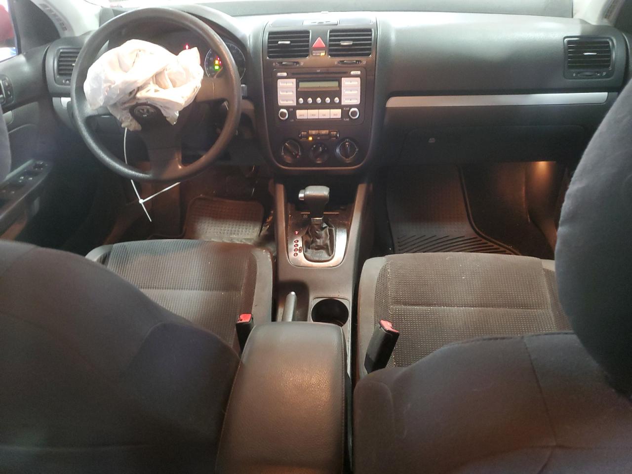 2009 Volkswagen Jetta - Image 8